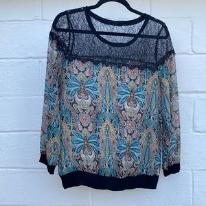 | Bohemian paisley blouse with lace detail| size S |